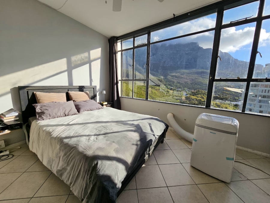 2 Bedroom Property for Sale in Vredehoek Western Cape